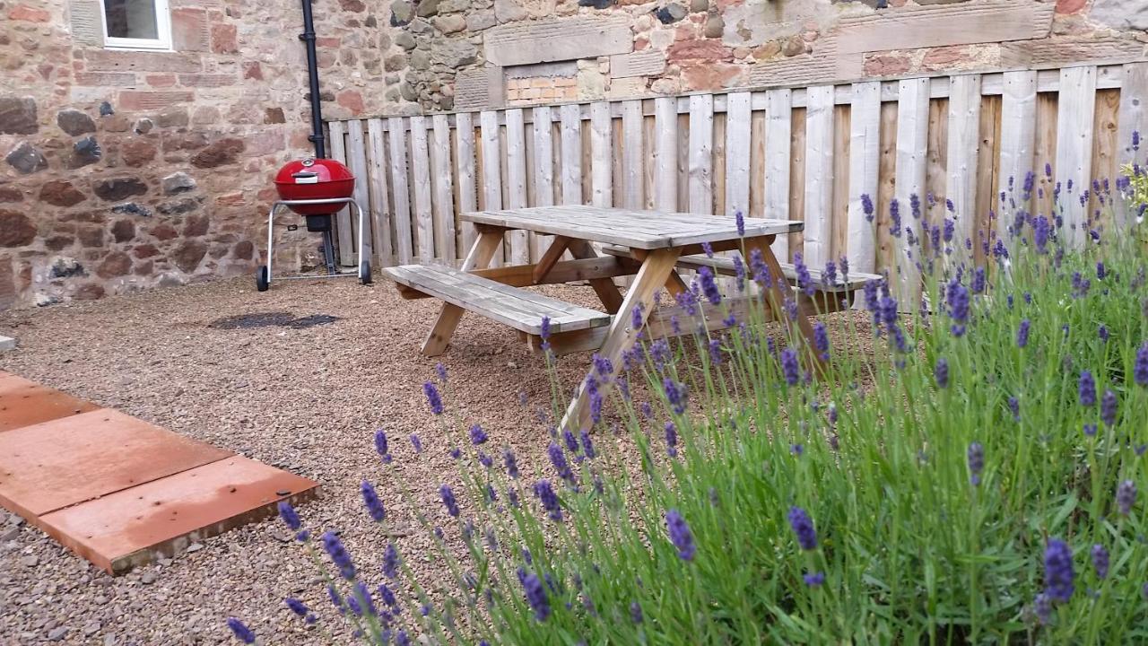 Old Farm Holiday Cottages - Scottish Borders Chirnside Exteriör bild